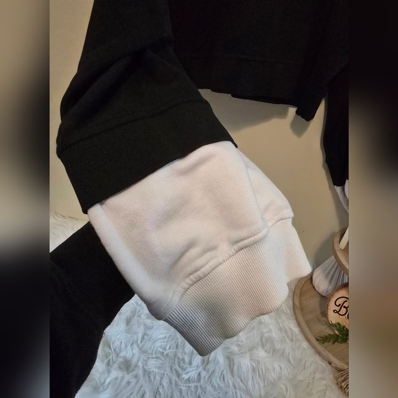 Ivy Park Women's Shadow Logo Loopback Cropped Hoodie Black in Dubai Sz Medium - Picture 14 of 16